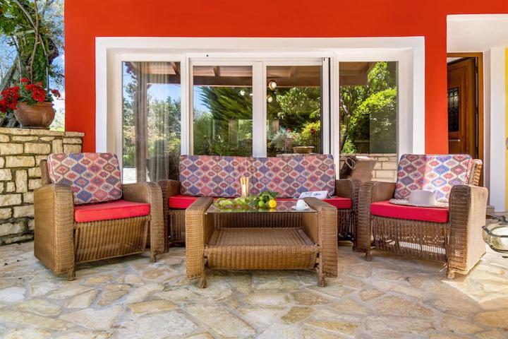 Poly's Lefkada Apartment Apolpaina